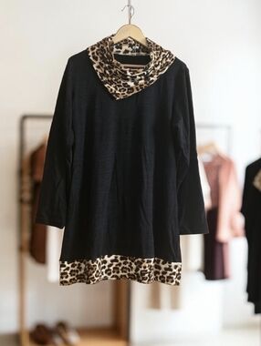 Animal Print Accent Long Sleeve Tunic Top - Black/Leopard Size XL